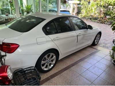 2014 BMW320i สีขาว รถแพทย์มือเดียว ไมล์น้อย ไม่ชนหนัก รูปที่ 1